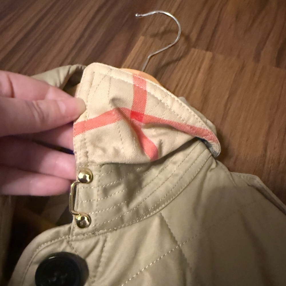 NWOT Burberry Beige Quilted Jacket - Picture 8 of 8